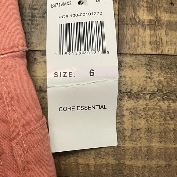 Democracy Women's Coral Shorts - Picture 5 of 9